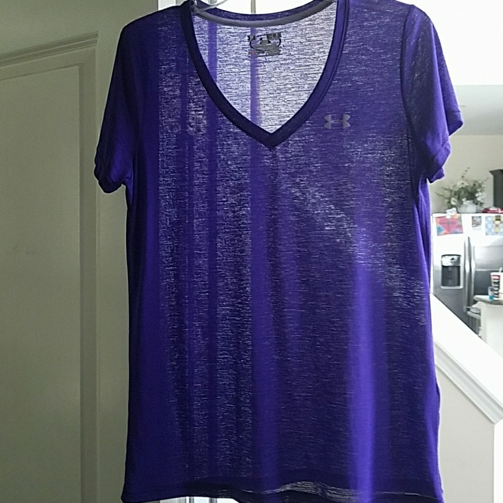Under Armour top